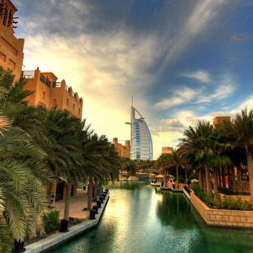 Hotel, Dubaj, Palmy puzzle online