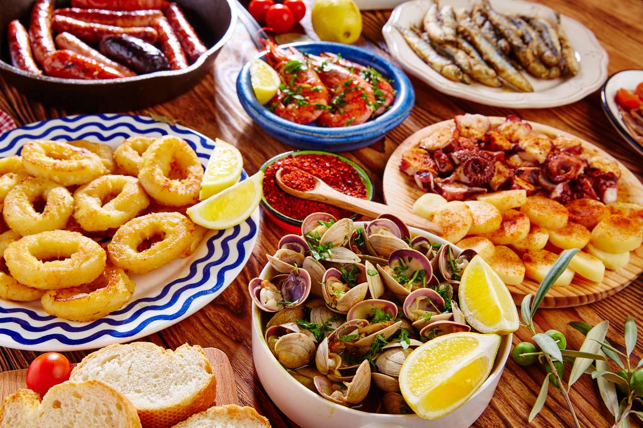 Tapas z Hiszpanii Zróżnicowana mieszanka najpopularniejszych potraw śródziemnomorskich tapy puzzle online