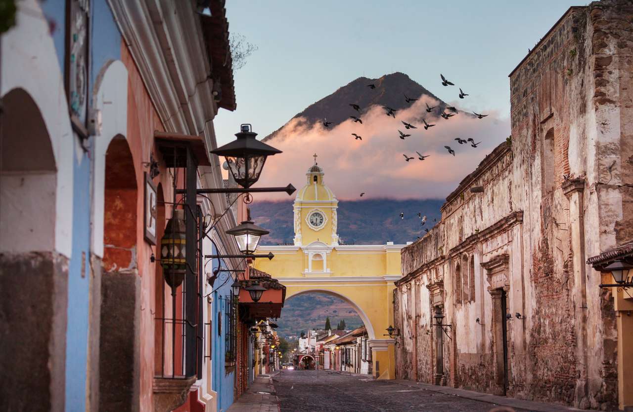 Architektura kolonialna w Gwatemali puzzle online