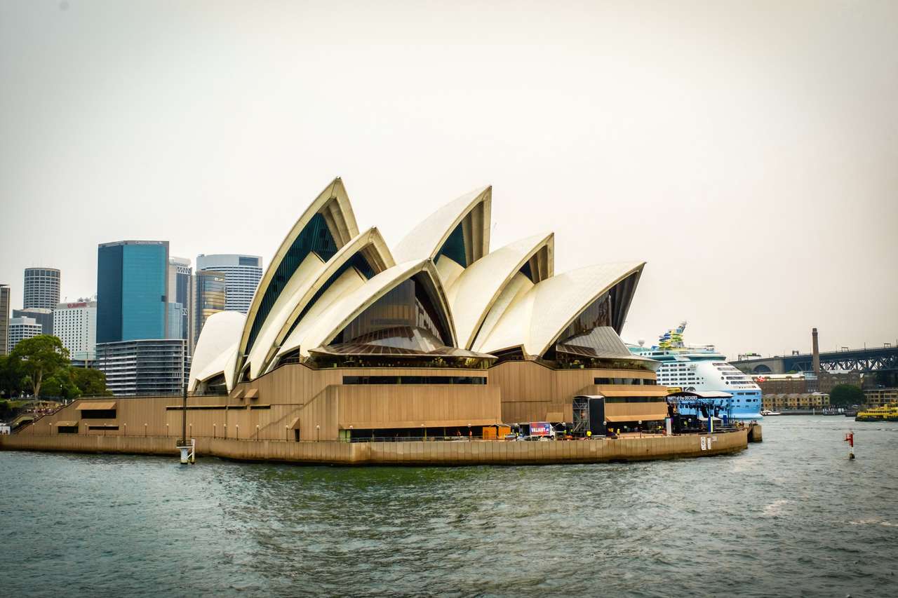 29 grudnia 2019 r. - Sydney, Australia: Spektakularny widok na światową słynną opery w Sydney Harbour, Australia puzzle online