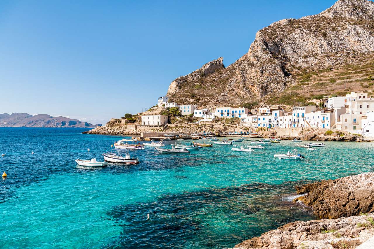 Wyspa Levanzo na Morzu Śródziemnym na zachód od Sycylii, Włochy puzzle online