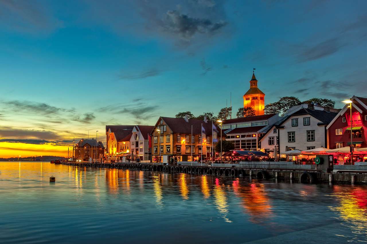 Stavanger w nocy - urocze miasto w Norwegii puzzle online