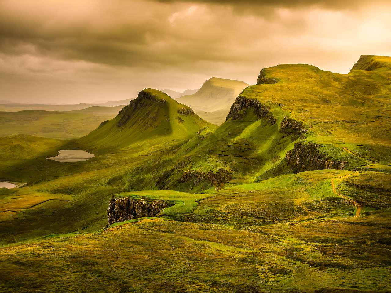 Góry Quiraing w Szkockim Highlands puzzle online