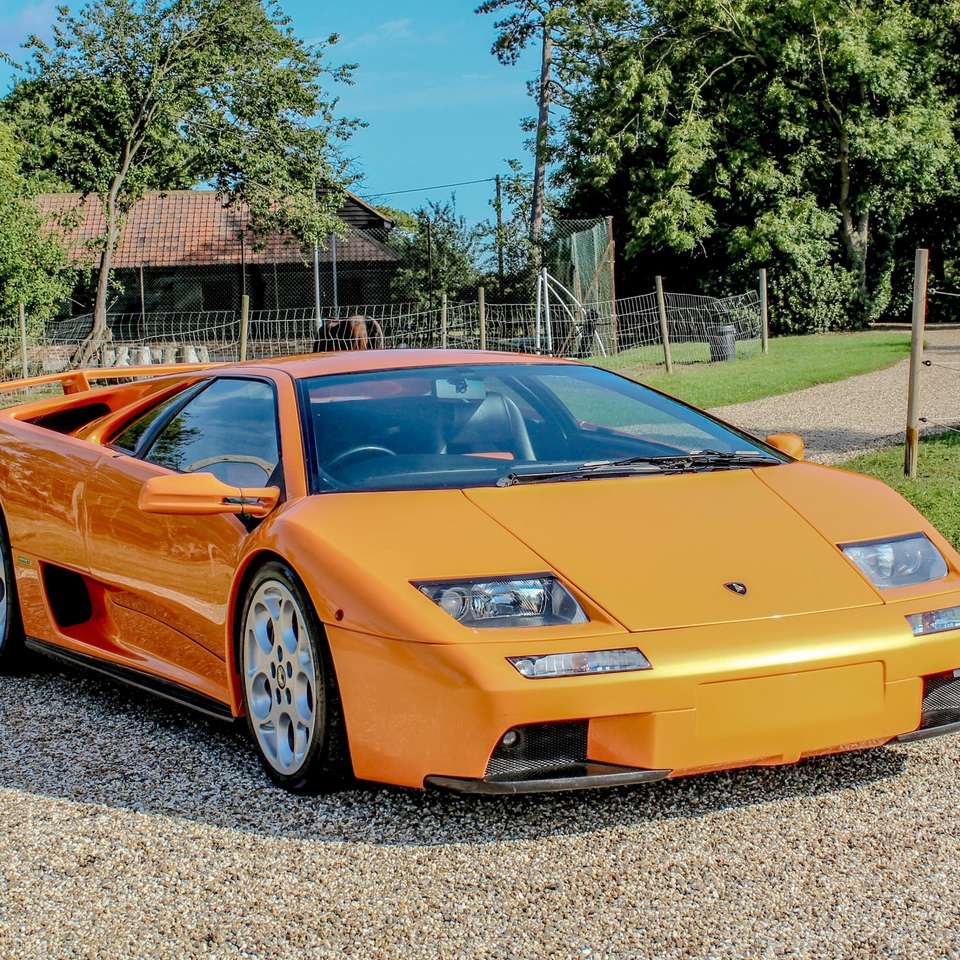 Lamborghini pomarańczowe puzzle online