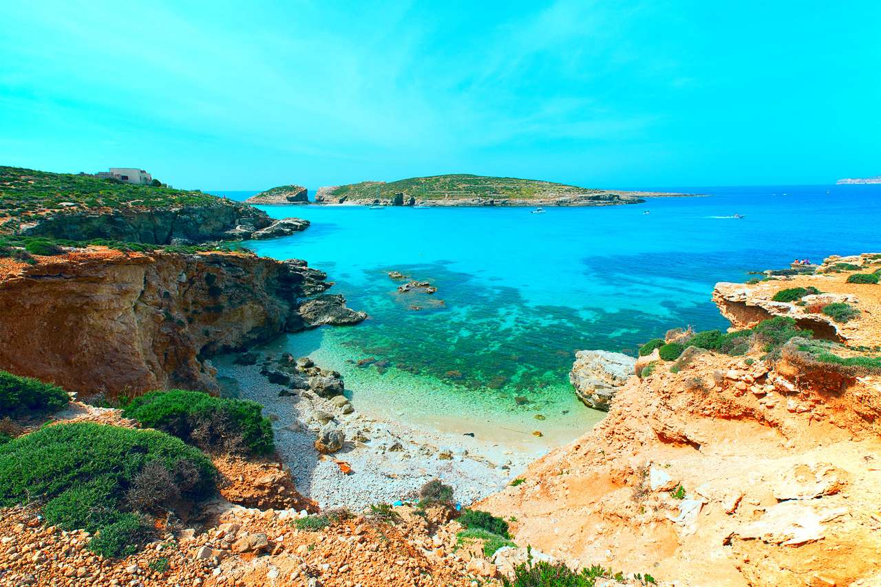 Błękitna laguna w Comino Island, Gozo, Malta puzzle online