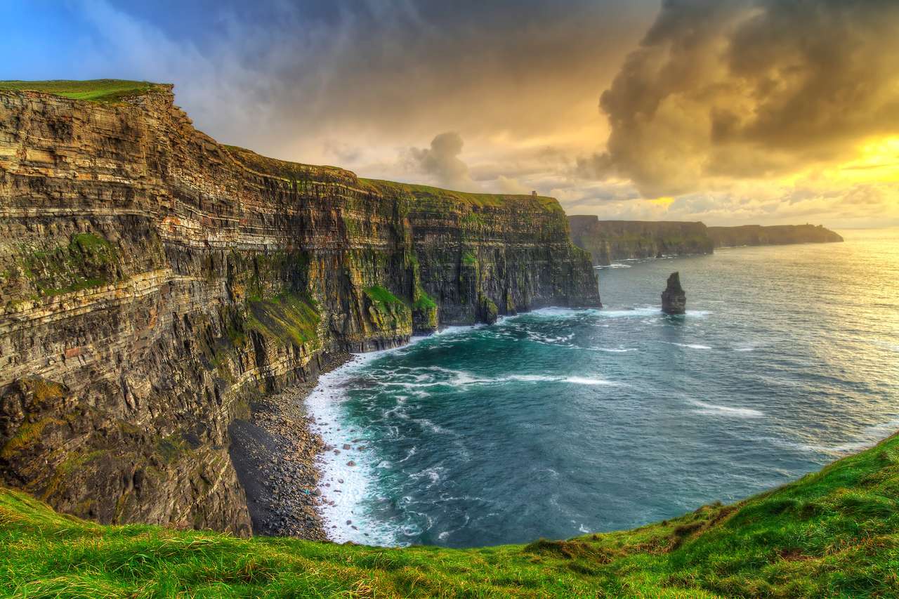 Cliffs of Moher o zachodzie słońca, Co. Clare, Irlandia puzzle online