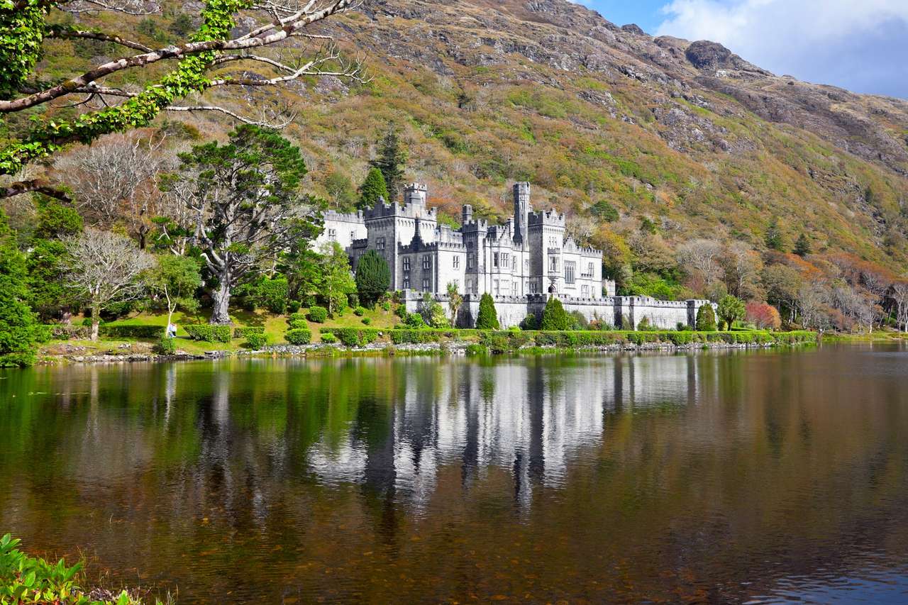 Kylemore Abbey i Castle, Mountain Druchruach, Zachód od Irlandii, Connemara puzzle online
