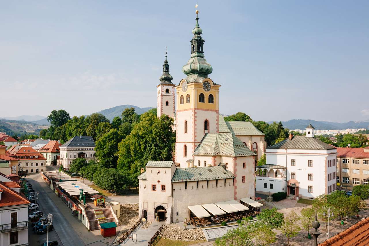 Historyczny kościół Bańskiej Bystrzycy, Słowacja puzzle online