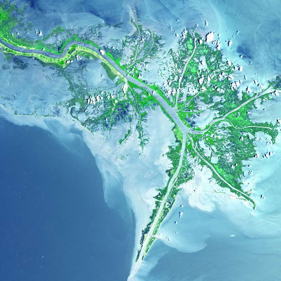 Fotografía aérea de la isla verde y gris. rompecabezas