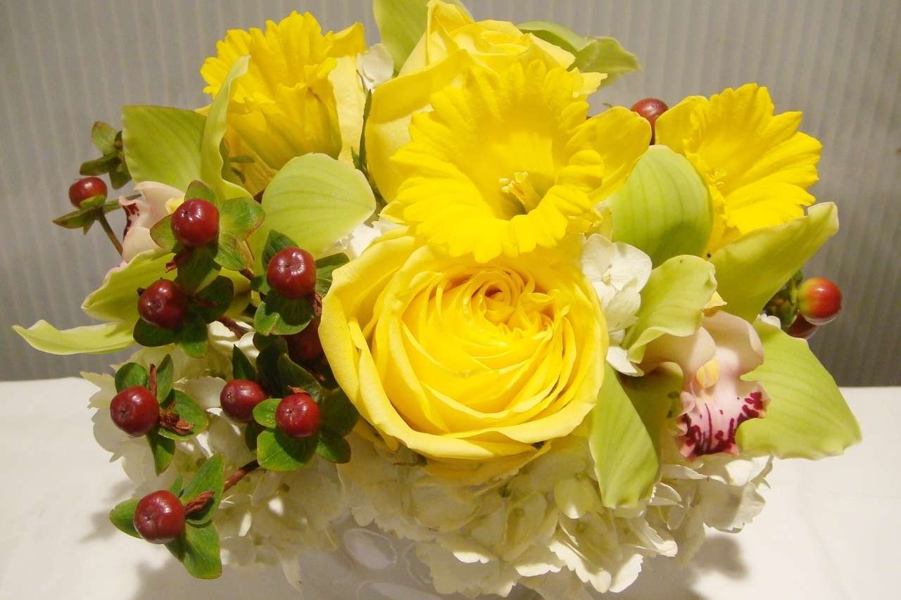 Bukiet żółtych kwiatów puzzle online