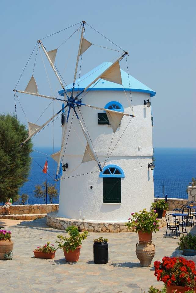 Stary wiatrak na Greckiej wyspie puzzle online