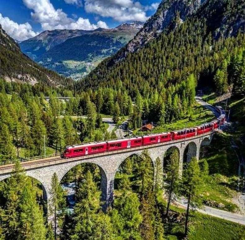 Pociągiem przez Alpy. puzzle online
