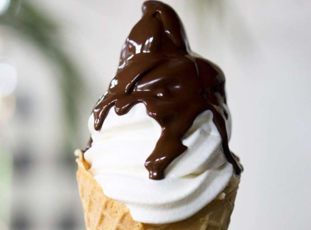 Soft Serve Vanilla z syropem czekoladowym puzzle online