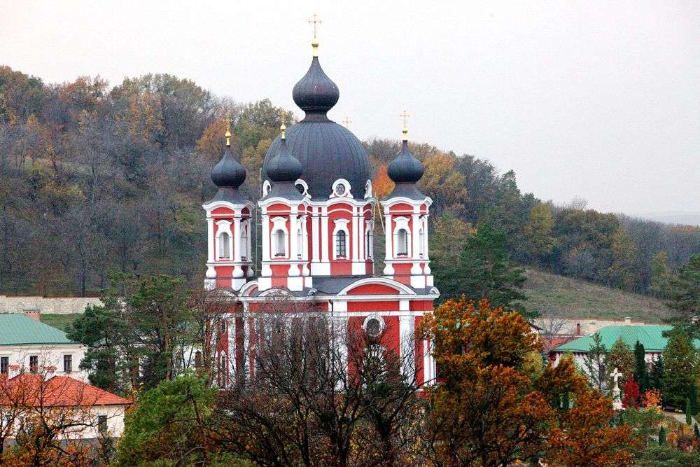 Kompleks klasztoru Curchi- Mołdawia puzzle online