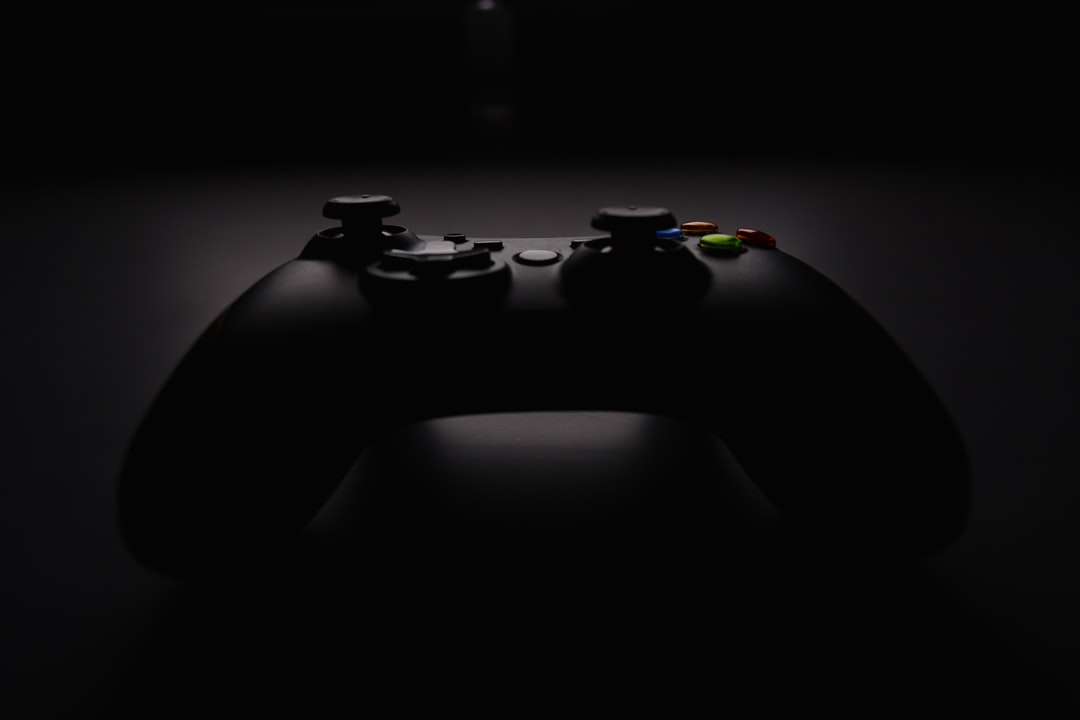 płytkie zdjęcie czarnego kontrolera Xbox puzzle online