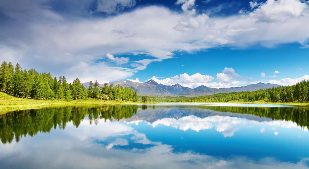 Piękne jezioro w Górach Altai puzzle online