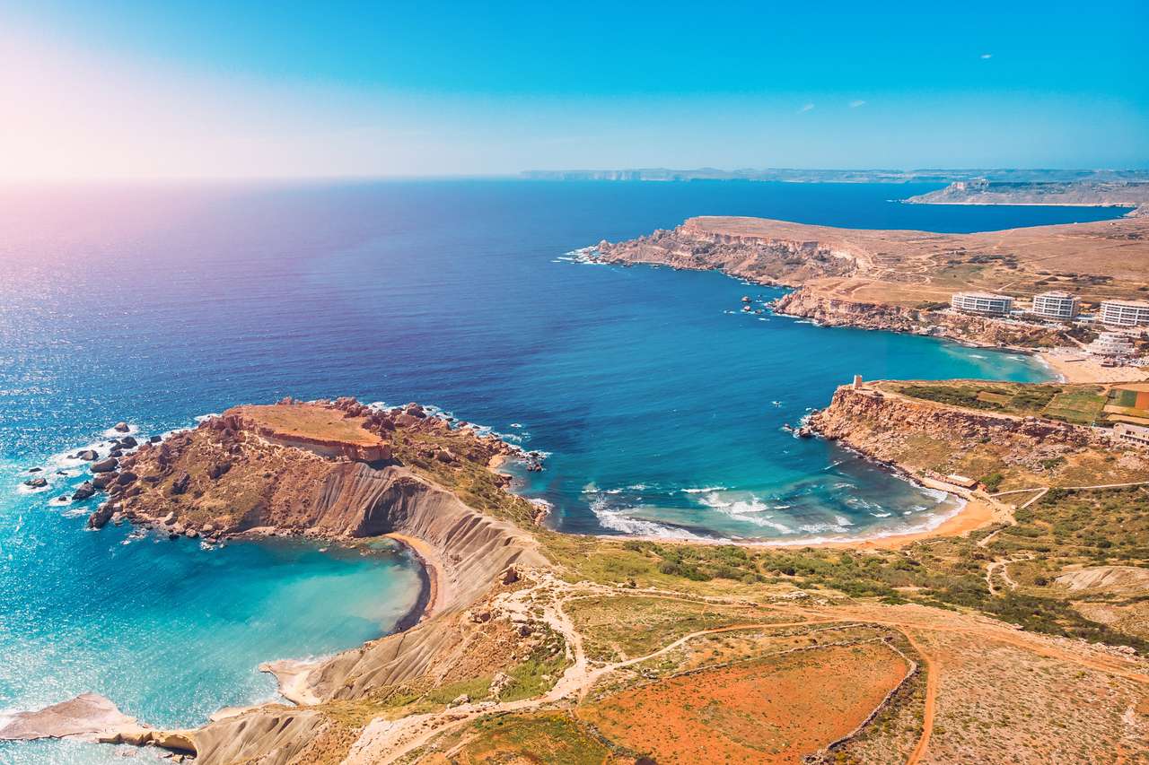 Ghajn Tuffieha Golden Bay na wyspie Malta, puzzle online