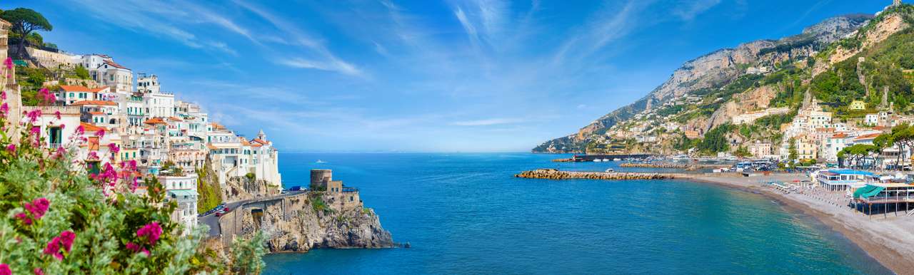 Panoramiczny kolaż Amalfi w prowincji Salerno, region Kampania, Włochy. Wybrzeże Amalfi jest popularną podróżą i przeznaczeniem Holyday w Europie. puzzle online