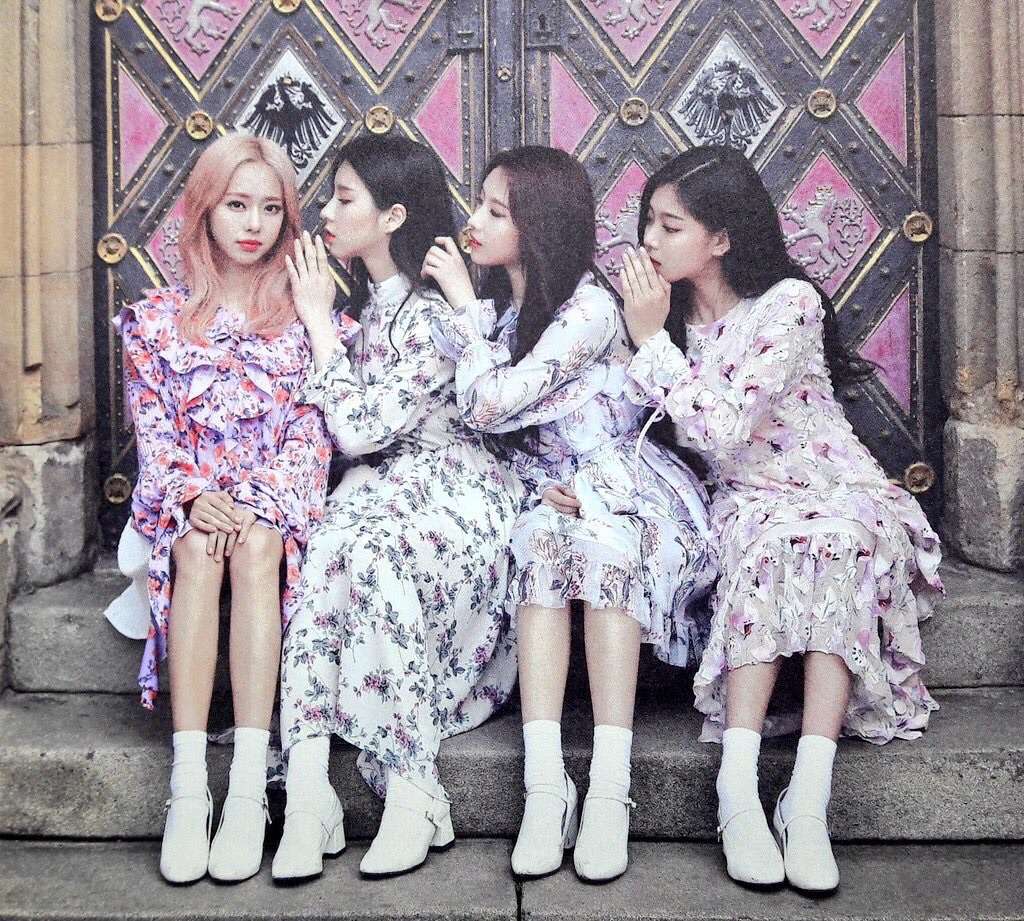 Loona 1/3. puzzle online