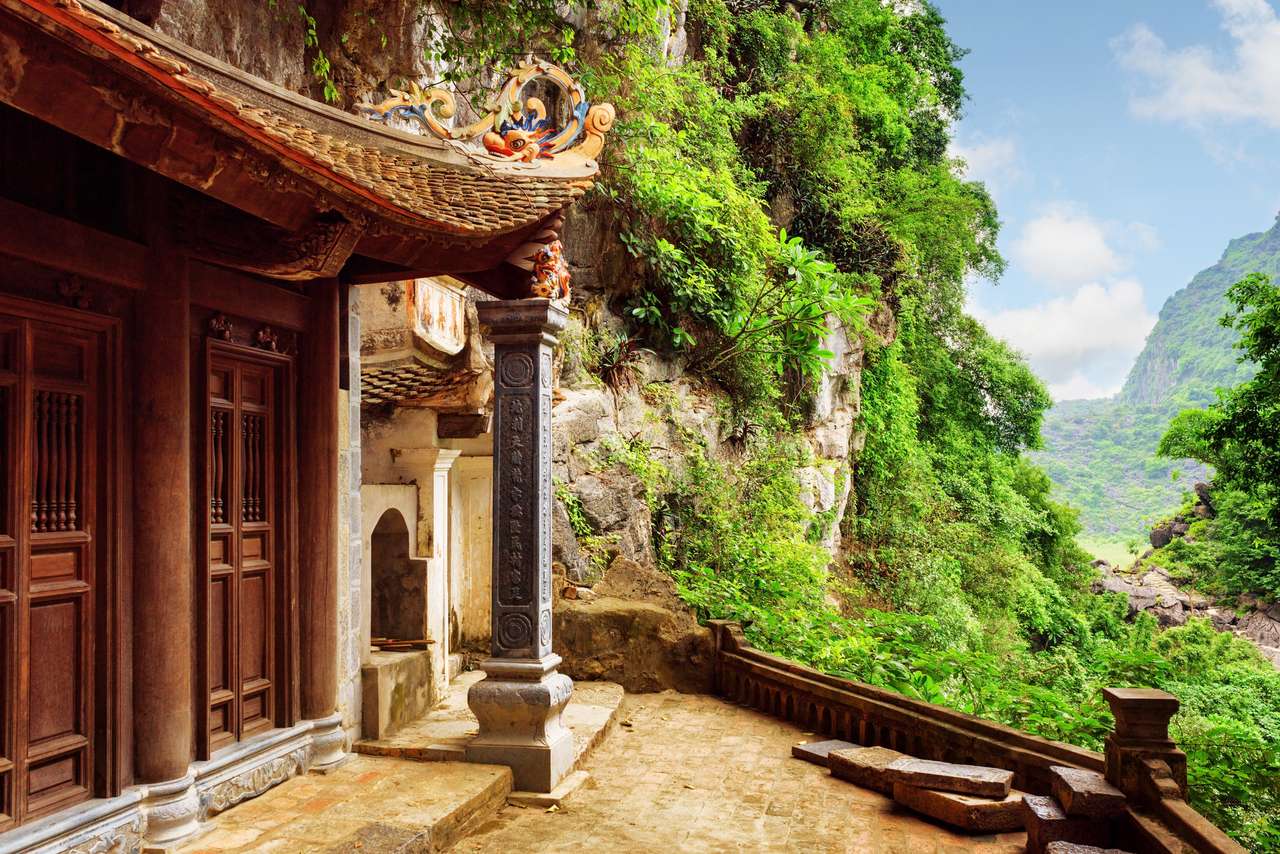 Bich Dong Pagoda w prowincji Ninh Binh w Wietnamie puzzle online