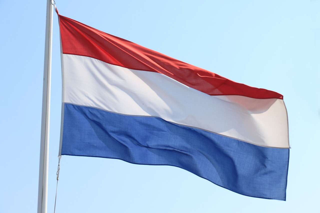 Flaga Holandii w kolorze czerwonym, białym i niebieskim puzzle online
