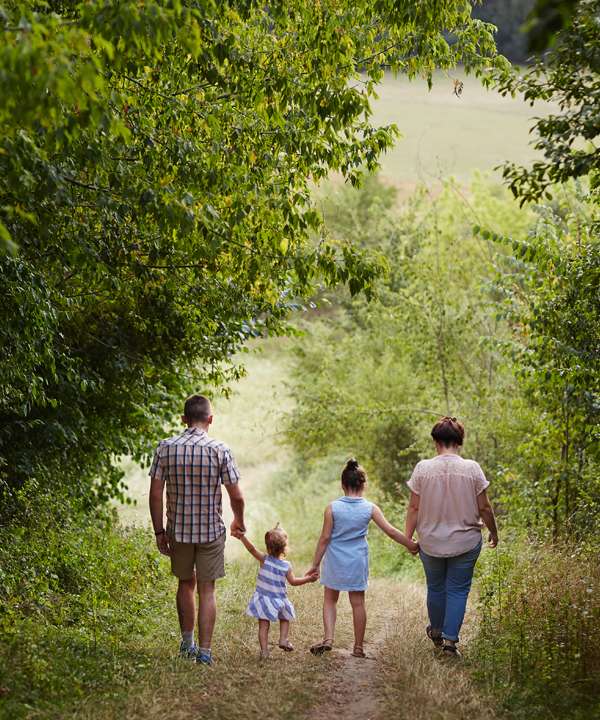 Rodzina na spacerze puzzle online