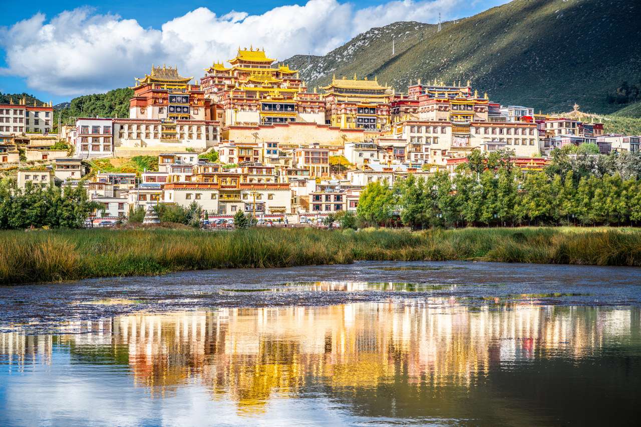 Ganden Sumtseling Monastery w Shangri-La puzzle online