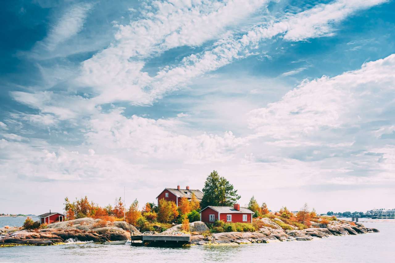 Piękny czerwony fiński drewniany domek z bali puzzle online