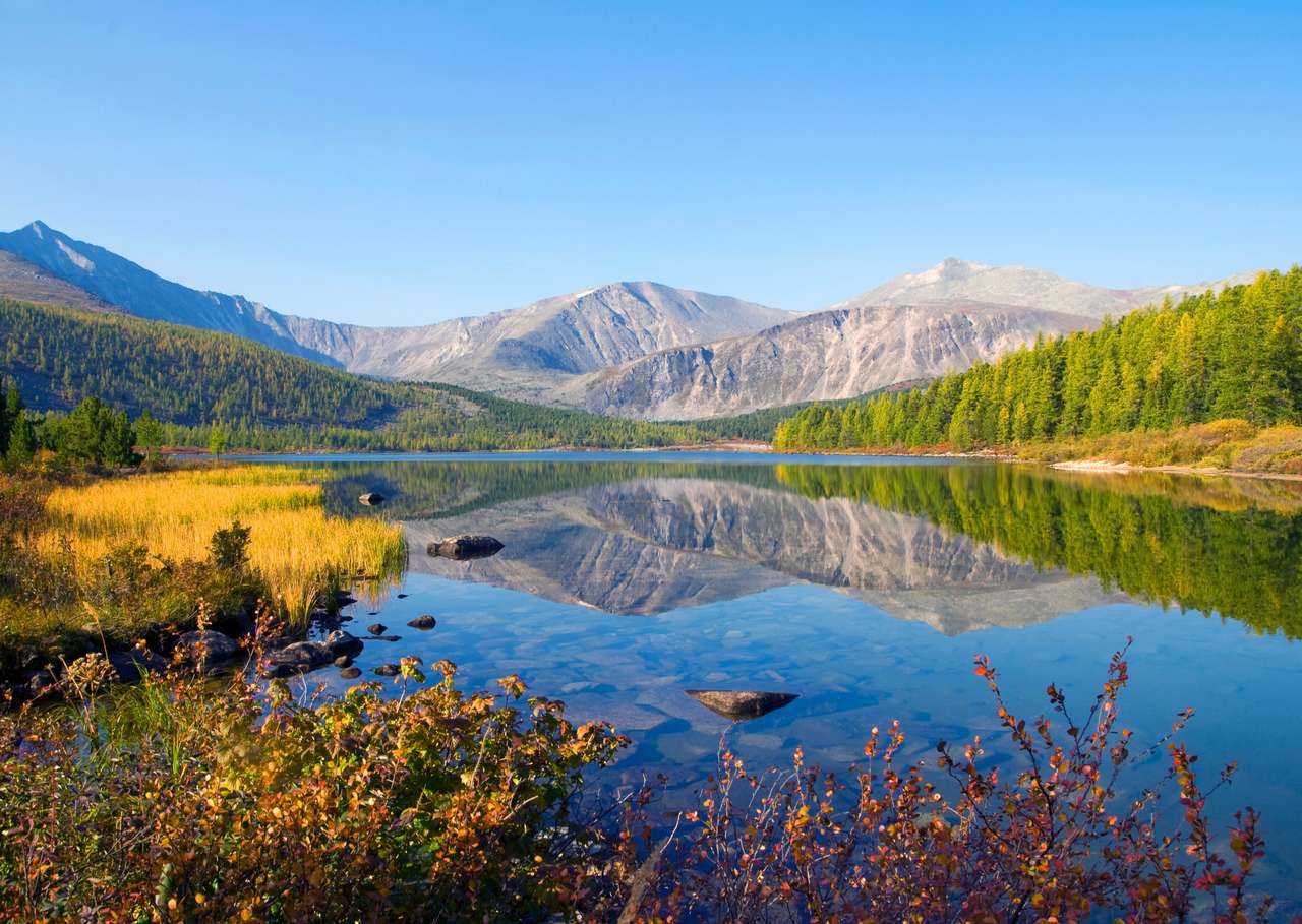 Natura malowniczy widok na góry i zbiornik wodny. puzzle online