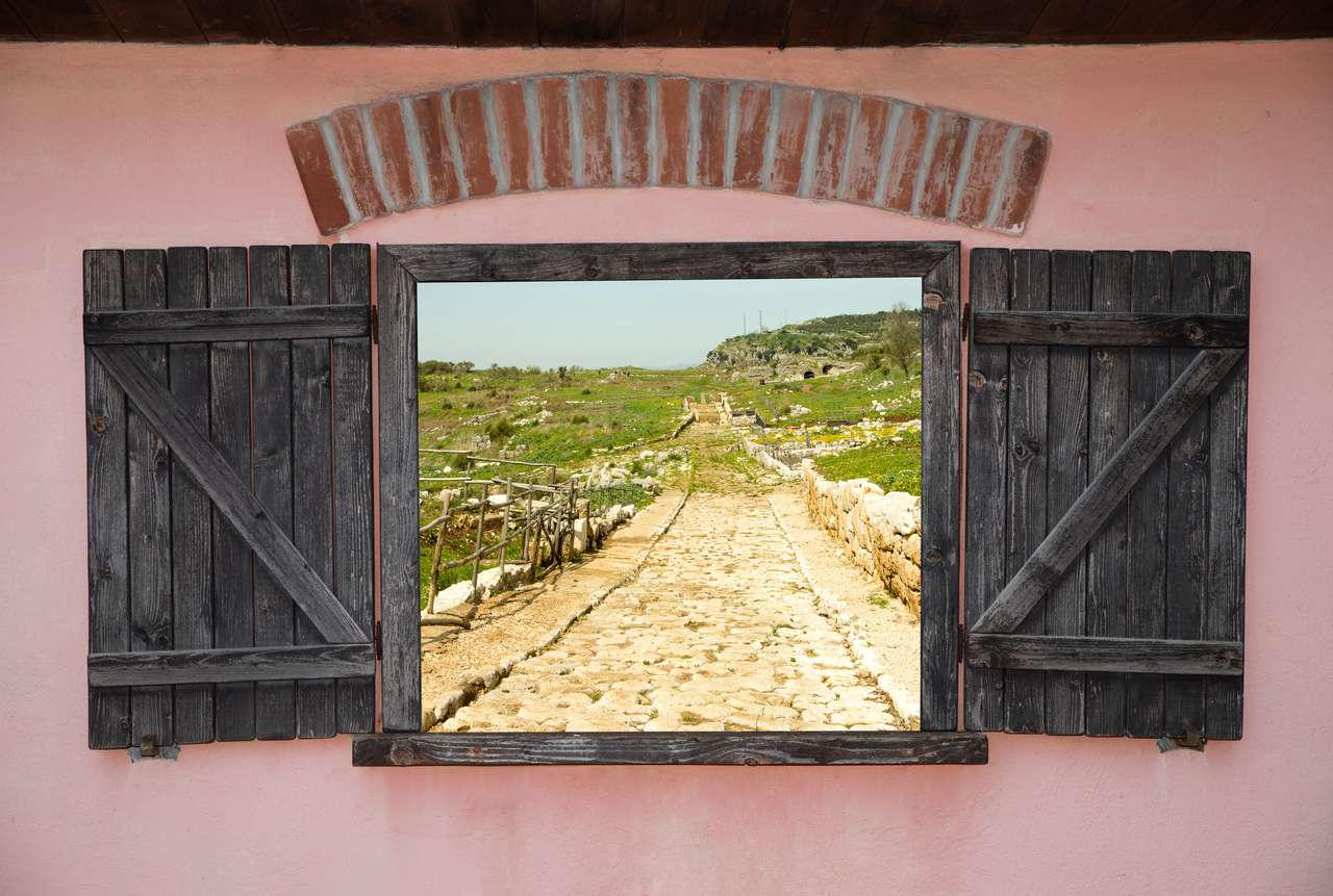 stodoła drewniane stare okno z cegłą na różowej ścianie puzzle online