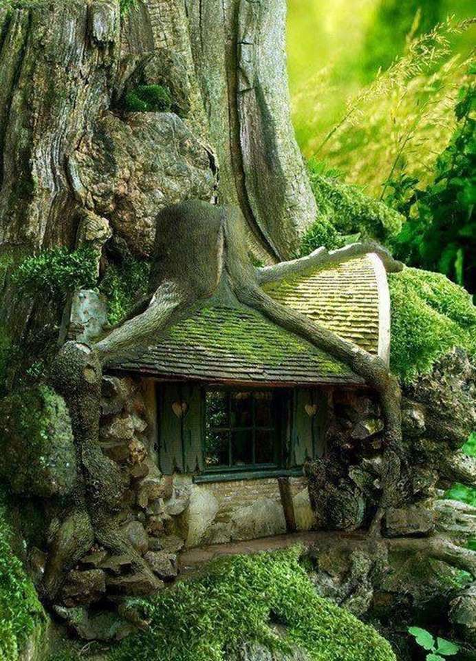 Dom w pniu drzewa puzzle online