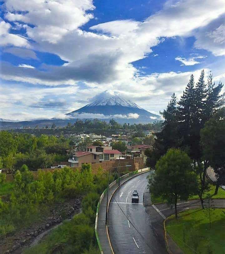 Wulkan Misti w Arequipie, Peru puzzle online