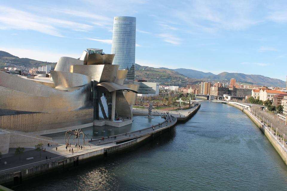 Muzeum Guggenheima w Hiszpanii puzzle online