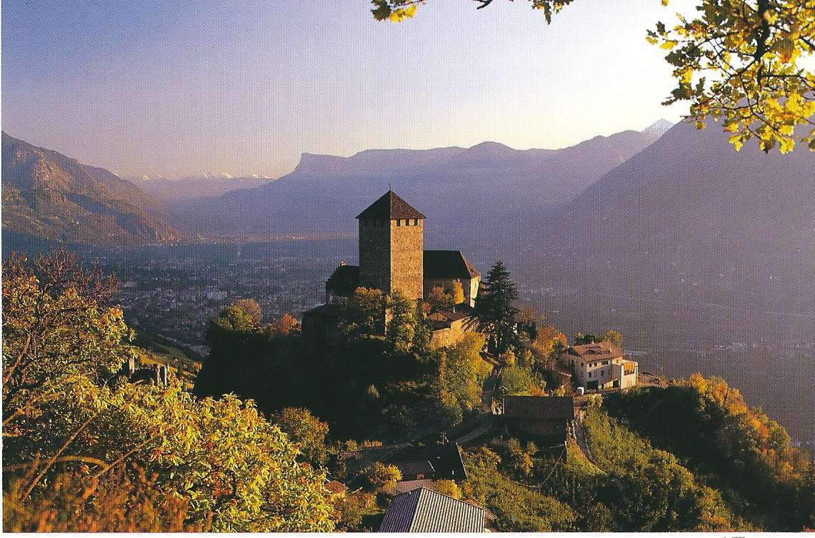 Zamek w Tyrolu puzzle online