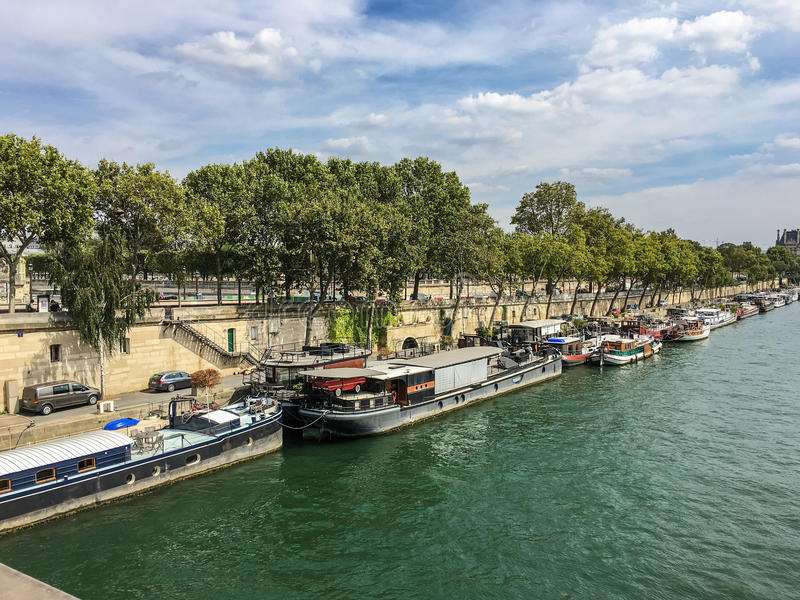 Barki na rzece we Francji puzzle online