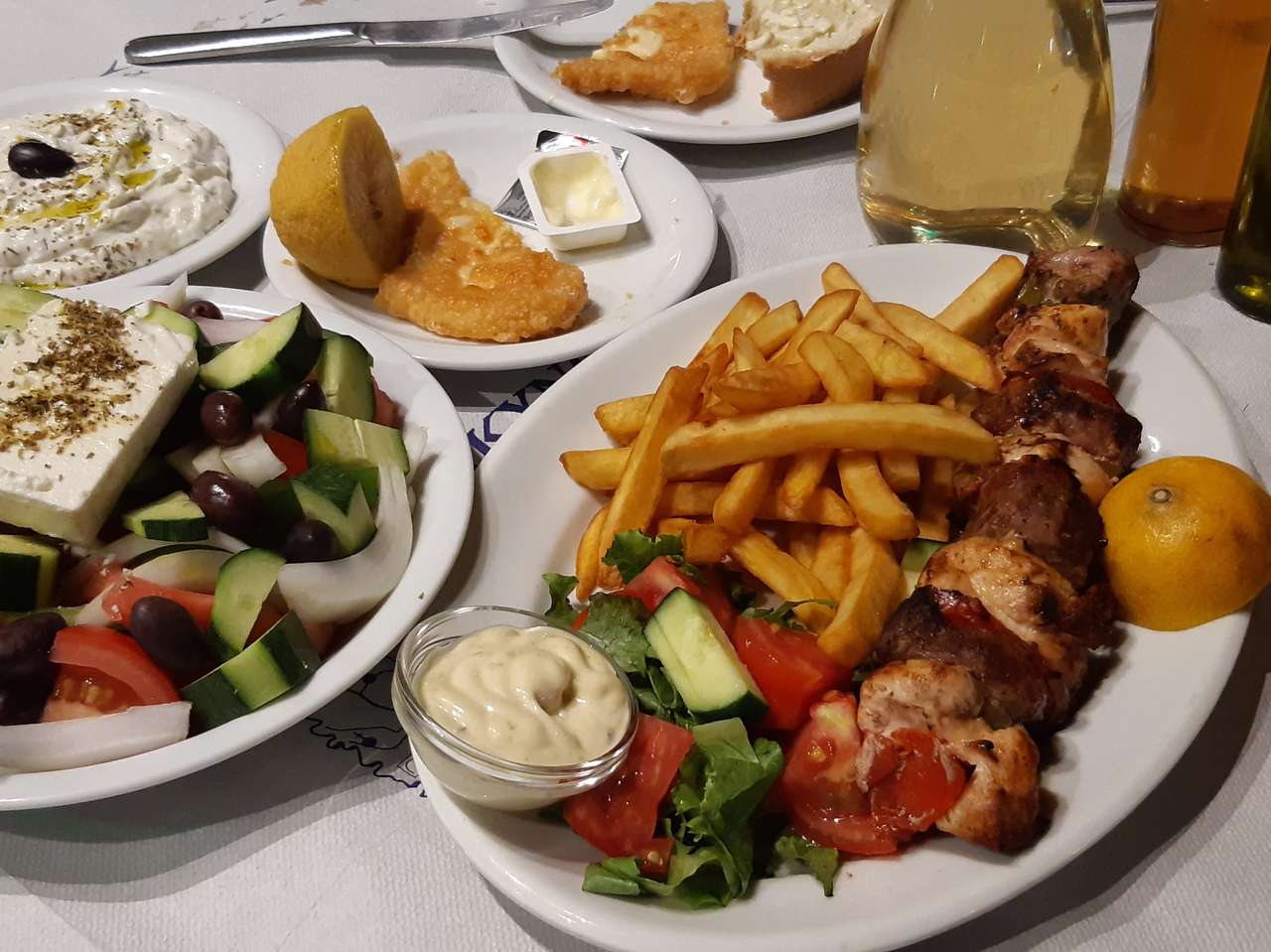 grecki stół obiadowy puzzle online