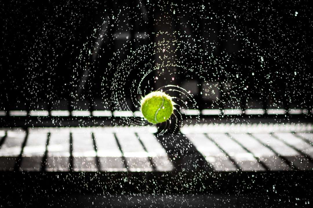 zdjęcie poklatkowe piłki tenisowej puzzle online