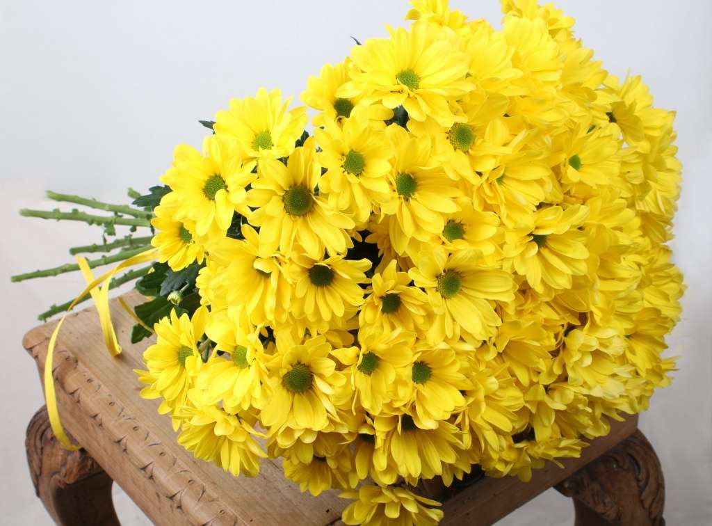 Żółte kwiaty puzzle online