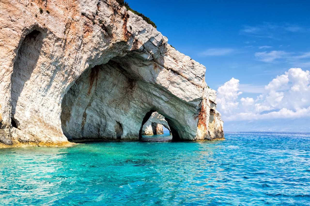 Niebieskie jaskinie na wyspie Zakynthos w Grecji puzzle online