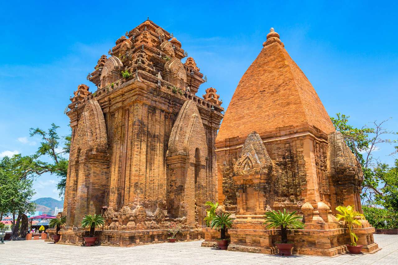 Ponagar - świątynia Cham w Nha Trang puzzle online