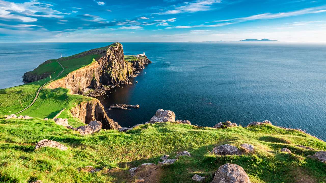 Oszałamiający zmierzch w latarni morskiej Neist point na wyspie Skye w Szkocji puzzle online