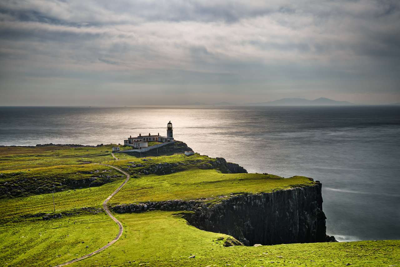 Latarnia morska Neist Point na wyspie Skye puzzle online