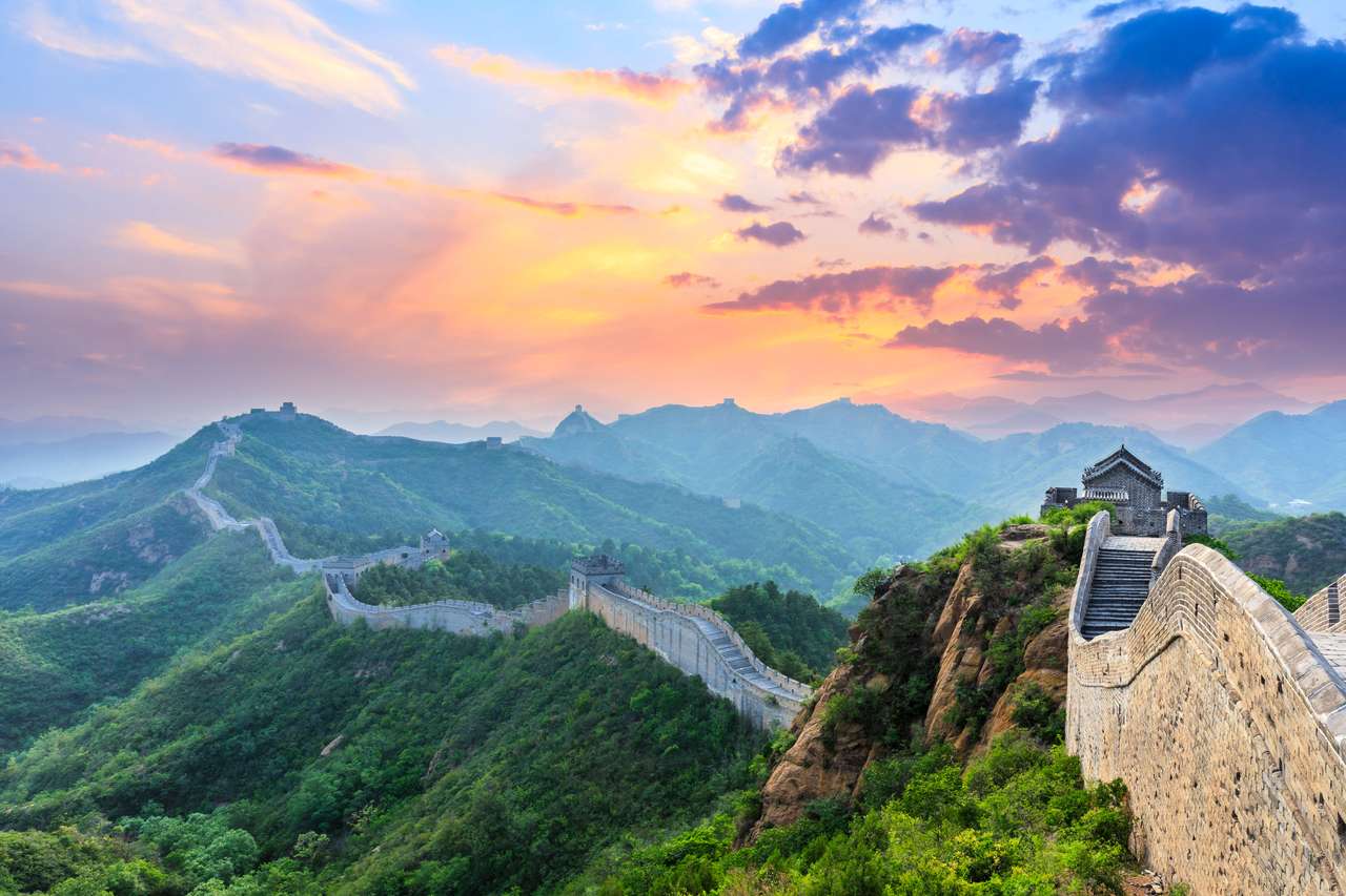 Wielki Mur Chiński o wschodzie słońca puzzle online