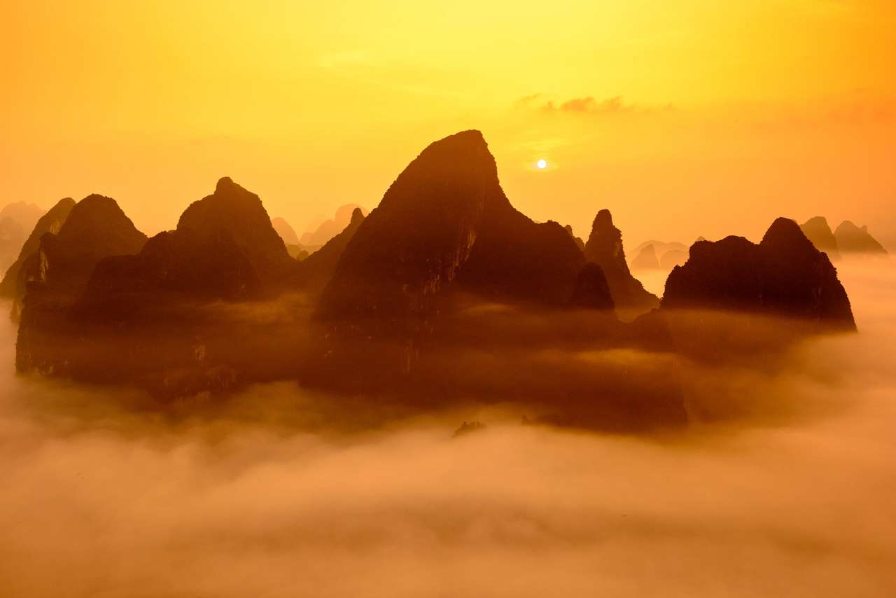 Guilin, Chiny Krasowe góry. puzzle online