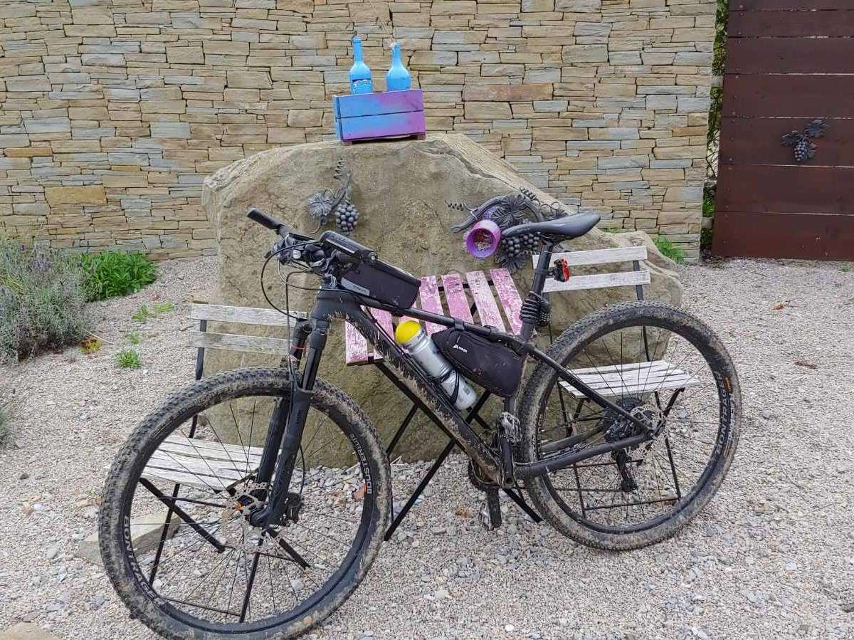 rower przy stoliczku puzzle online