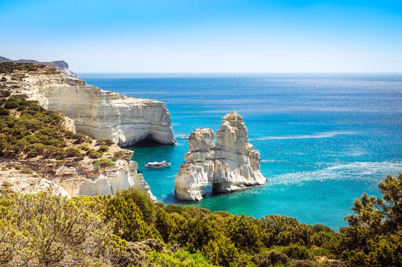 Skaliste wybrzeże Kleftiko na wyspie Milos, Grecja puzzle online