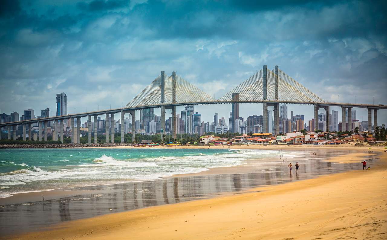 Plaża w mieście Natal z mostem Navarro, Brazylia puzzle online