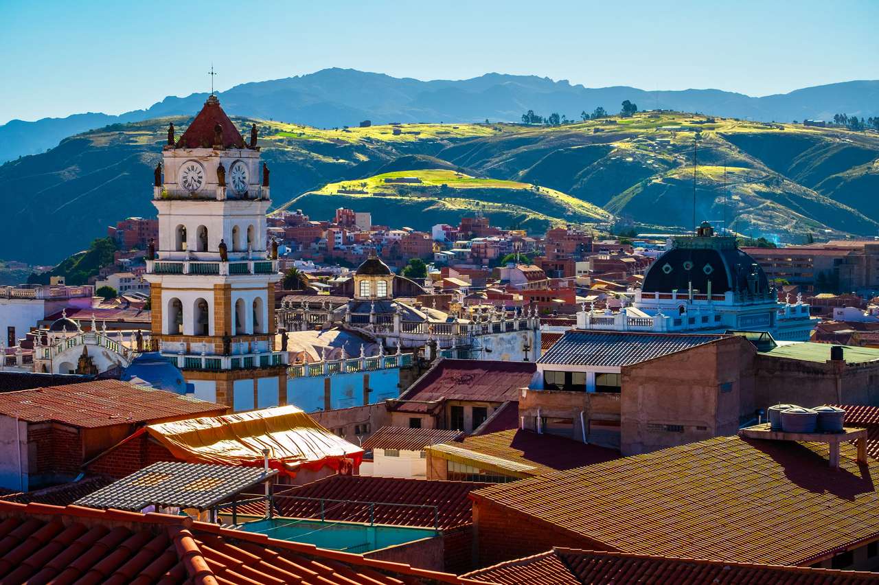 Miasto Sucre w słoneczny dzień. Boliwia puzzle online