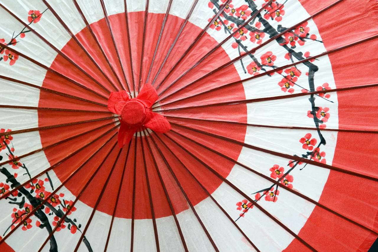 Tradycyjny i dekoracyjny japoński parasol puzzle online