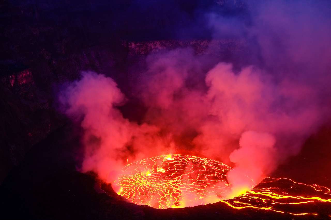 Lawa i para w kraterze wulkanu Nyiragongo puzzle online
